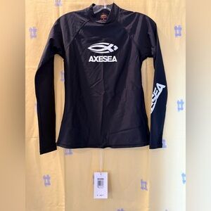 COMPRESSION SWIM SHIRT SIZE SMALL New With Tags Black Surfing UPF50